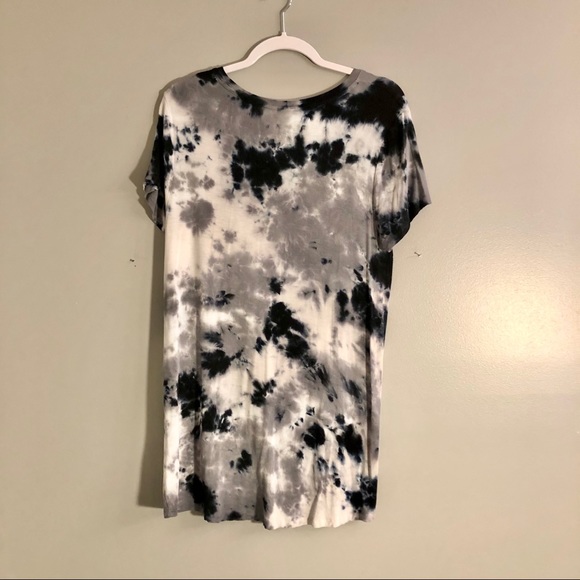 Time and Tru Tie Dye Top - Picture 4 of 11